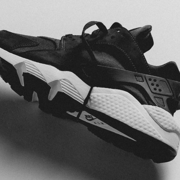 Nike Air Huarache  - Picture 3 of 10